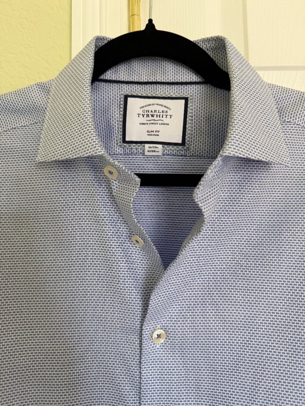 Charles Tyrwhitt - Slim Fit Non-Iron Dress Shirt - Size 16/33